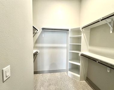 401 W 25th Street - Photo Thumbnail 10