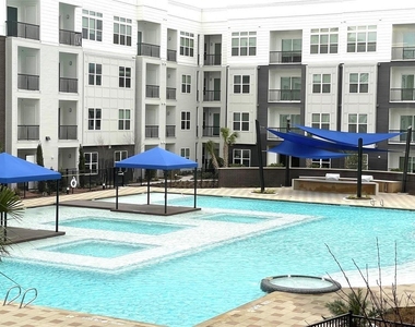 401 W 25th Street - Photo Thumbnail 21