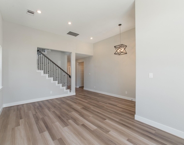 2016 Woodland Park Court - Photo Thumbnail 4