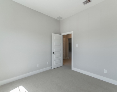 2016 Woodland Park Court - Photo Thumbnail 38