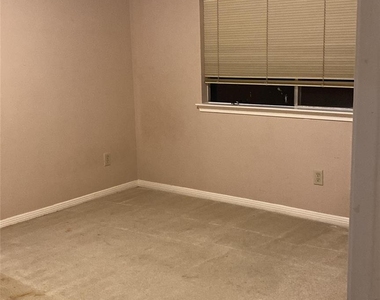 11818 Plumbrook Drive - Photo Thumbnail 11