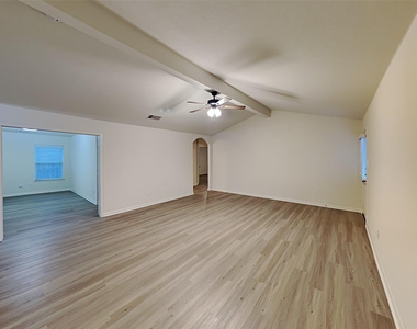 22718 Klingamans Way - Photo Thumbnail 5