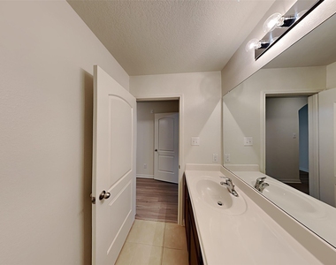 22718 Klingamans Way - Photo Thumbnail 16