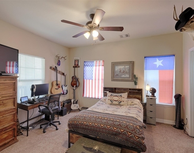 1122 Detroit Street - Photo Thumbnail 25
