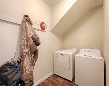 1122 Detroit Street - Photo Thumbnail 14