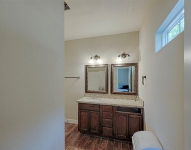 1122 Detroit Street - Photo Thumbnail 13
