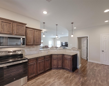 1122 Detroit Street - Photo Thumbnail 10
