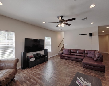 1122 Detroit Street - Photo Thumbnail 6