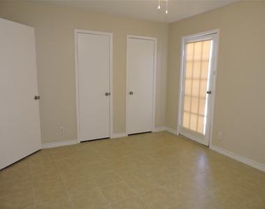 17401 Red Oak Drive - Photo Thumbnail 9