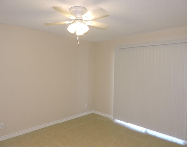 17401 Red Oak Drive - Photo Thumbnail 6