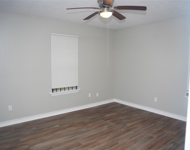 4122 Tiffin St Street - Photo Thumbnail 4