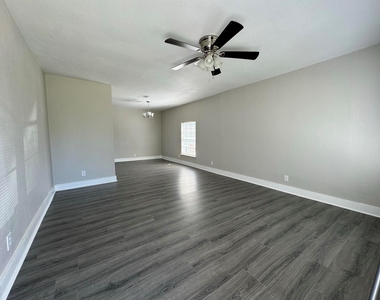 8708 Lanewood Drive - Photo Thumbnail 2