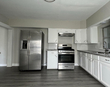 8708 Lanewood Drive - Photo Thumbnail 9