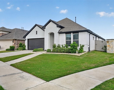 4731 Cedar Butte Lane - Photo Thumbnail 2