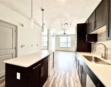 3788 Richmond St Avenue - Photo Thumbnail 3