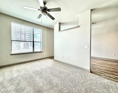 3788 Richmond St Avenue - Photo Thumbnail 9