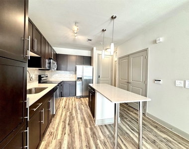 3788 Richmond St Avenue - Photo Thumbnail 1