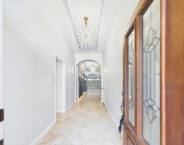 2807 Naples Park Lane - Photo Thumbnail 4