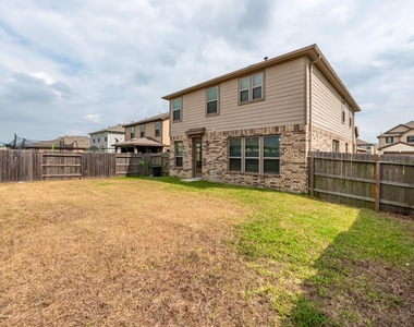 2518 Boxwood Park Lane - Photo Thumbnail 10