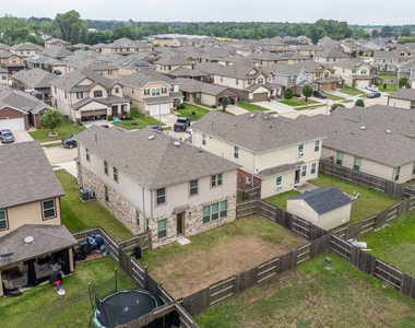 2518 Boxwood Park Lane - Photo Thumbnail 12