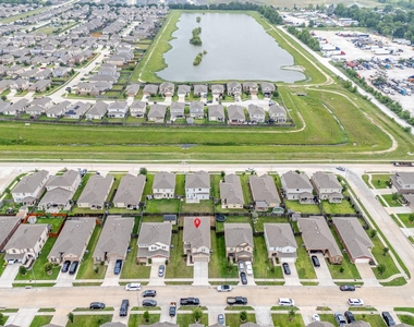 2518 Boxwood Park Lane - Photo Thumbnail 3