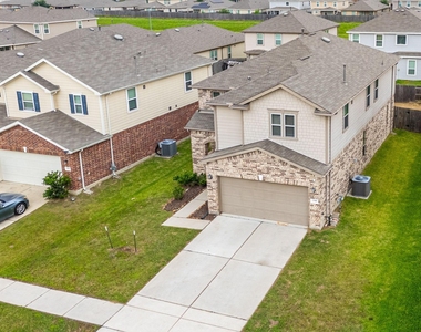 2518 Boxwood Park Lane - Photo Thumbnail 6
