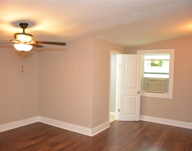 1133 15th Street - Photo Thumbnail 7