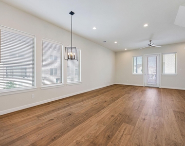 6317 Brighton Oaks Lane - Photo Thumbnail 7