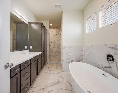 6317 Brighton Oaks Lane - Photo Thumbnail 11