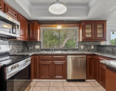 430 W Redway Lane W - Photo Thumbnail 20