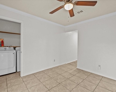430 W Redway Lane W - Photo Thumbnail 23