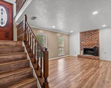 430 W Redway Lane W - Photo Thumbnail 7