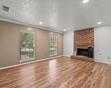 430 W Redway Lane W - Photo Thumbnail 8