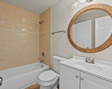 430 W Redway Lane W - Photo Thumbnail 38