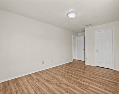 430 W Redway Lane W - Photo Thumbnail 39