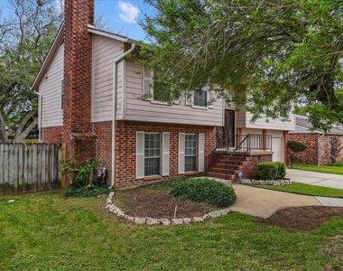 430 W Redway Lane W - Photo Thumbnail 1