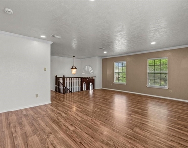 430 W Redway Lane W - Photo Thumbnail 16