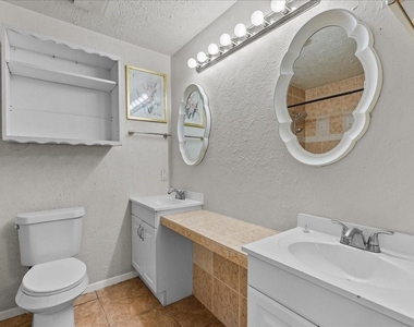 430 W Redway Lane W - Photo Thumbnail 29