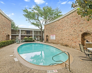 2201 Fountain View Drive - Photo Thumbnail 10