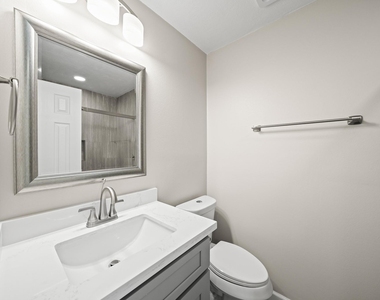 2201 Fountain View Drive - Photo Thumbnail 8