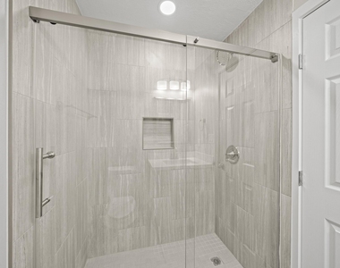 2201 Fountain View Drive - Photo Thumbnail 9