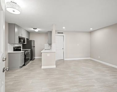 2201 Fountain View Drive - Photo Thumbnail 1