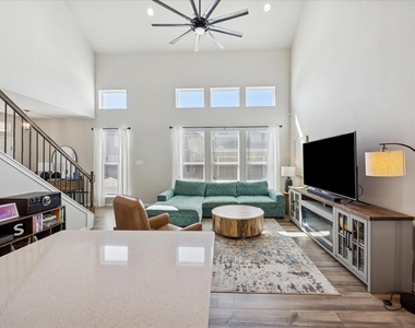 12000 Corsicana Trail - Photo Thumbnail 24