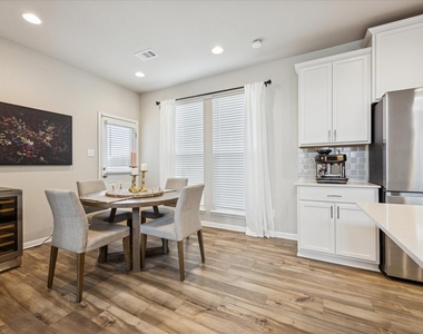 12000 Corsicana Trail - Photo Thumbnail 7