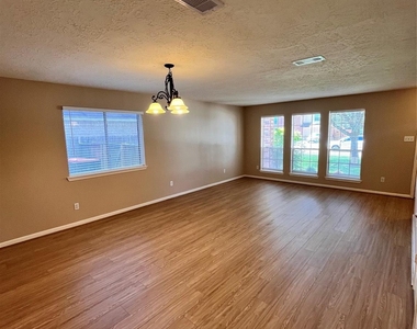 16118 Cypress Valley Drive - Photo Thumbnail 6