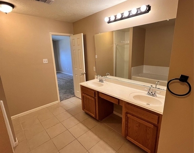 16118 Cypress Valley Drive - Photo Thumbnail 11