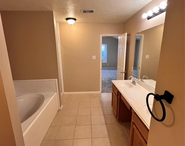 16118 Cypress Valley Drive - Photo Thumbnail 10