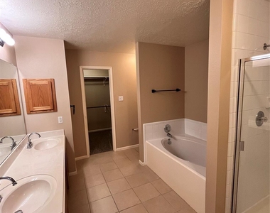 16118 Cypress Valley Drive - Photo Thumbnail 12