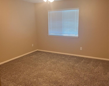 16118 Cypress Valley Drive - Photo Thumbnail 9