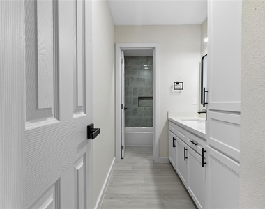 13414 Ravensway Drive - Photo Thumbnail 7